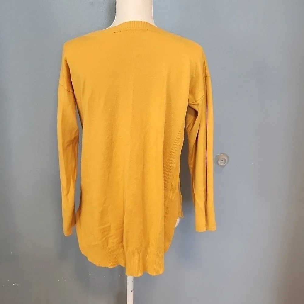 Beyond inc knitwear high-low hem crew neck sweater